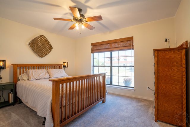 9000 Woodlawn Drive, Granbury, TX 76049