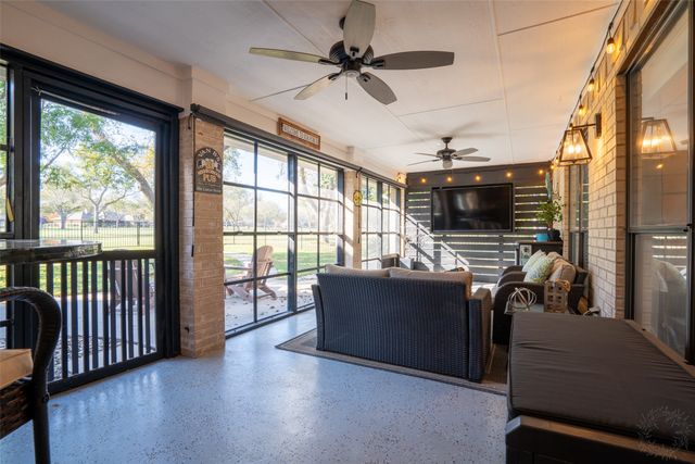 9000 Woodlawn Drive, Granbury, TX 76049