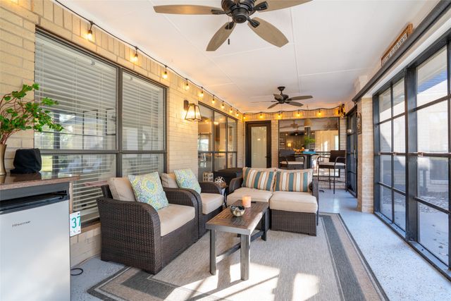 9000 Woodlawn Drive, Granbury, TX 76049