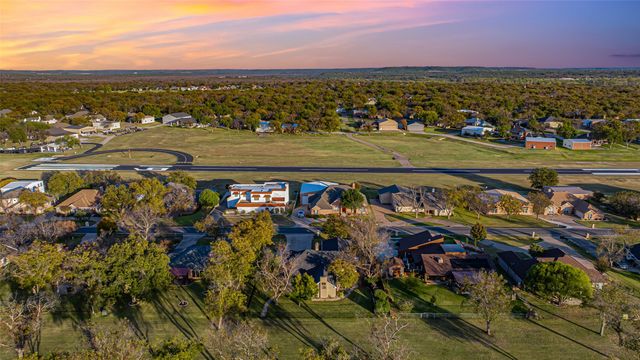 9000 Woodlawn Drive, Granbury, TX 76049