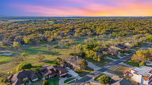 9000 Woodlawn Drive, Granbury, TX 76049