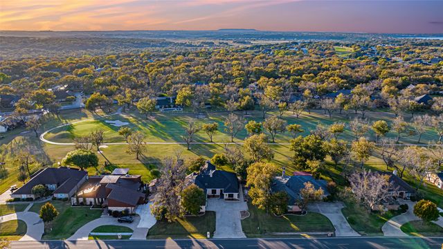 9000 Woodlawn Drive, Granbury, TX 76049