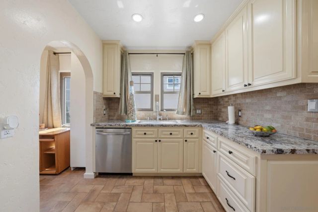 3222 Curtis, San Diego, CA 92106