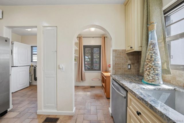 3222 Curtis, San Diego, CA 92106