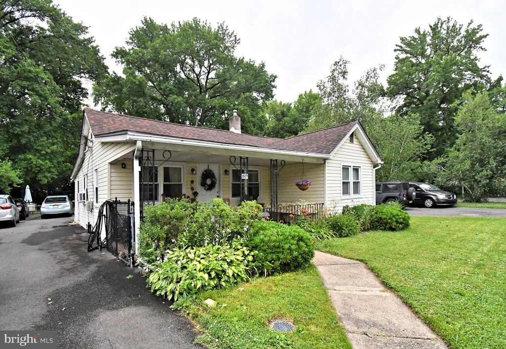 1885 PARK AVE, Bensalem, PA 19020