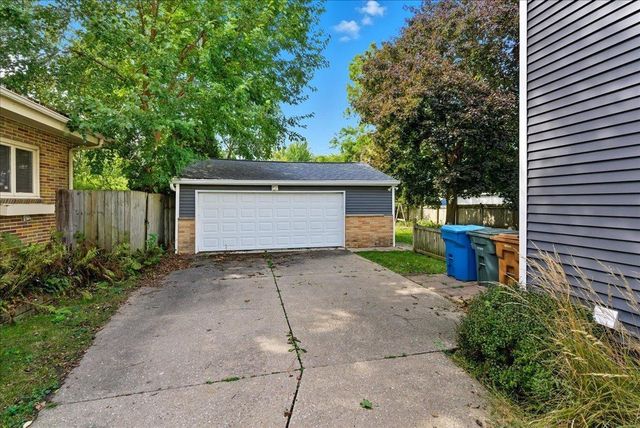 250 Sheridan Road, Waterloo, IA 50701