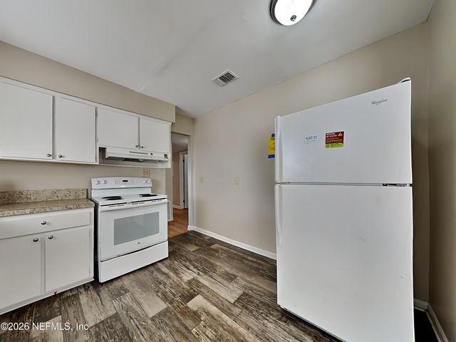 6332 ROMILLY Drive, Jacksonville, FL 32210