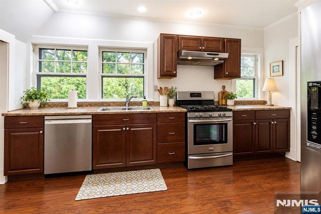 255 Park 2, Montclair, NJ 07043