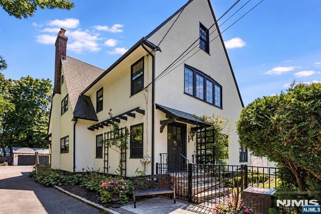 255 Park 2, Montclair, NJ 07043