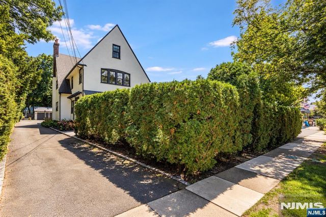 255 Park 2, Montclair, NJ 07043