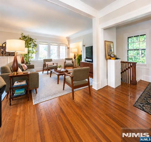 255 Park 2, Montclair, NJ 07043