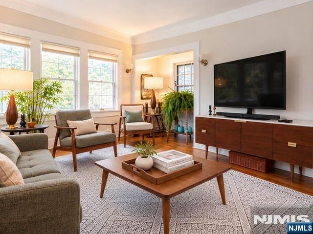 255 Park 2, Montclair, NJ 07043