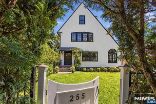 255 Park 2, Montclair, NJ 07043