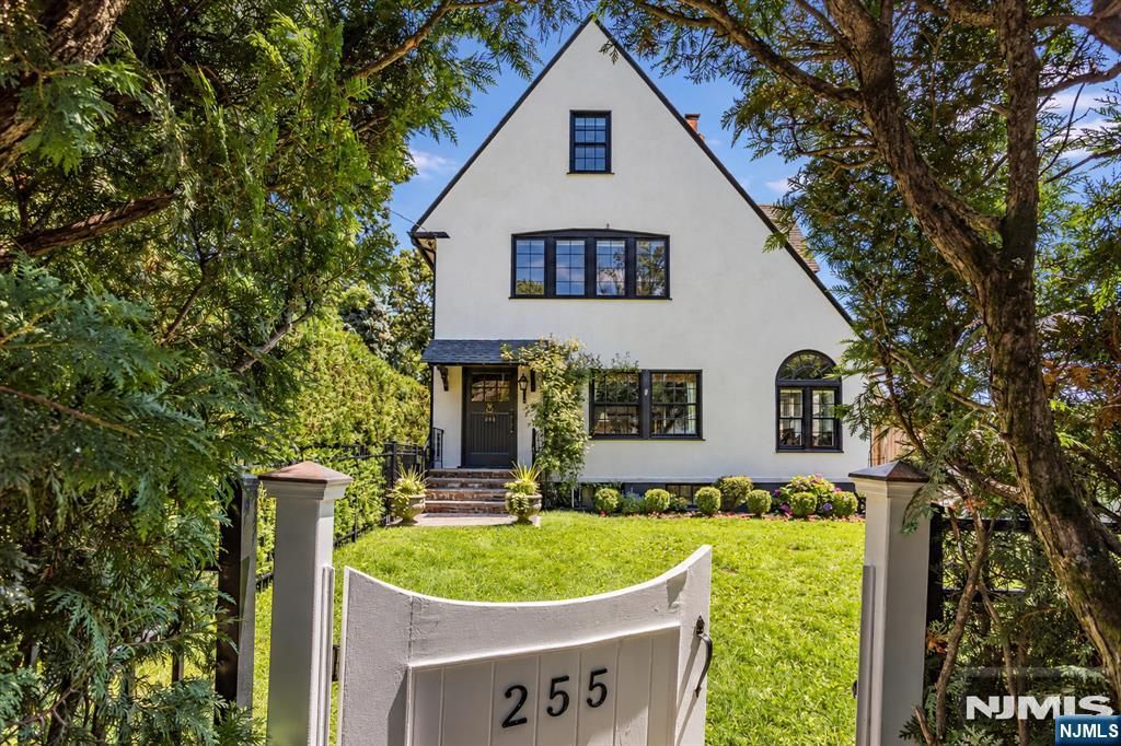 255 Park 2, Montclair, NJ 07043