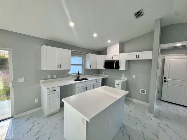 2305 Grant AVE, Alva, FL 33920