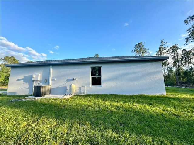 2305 Grant AVE, Alva, FL 33920