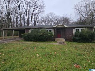 201 W LAKE DRIVE, Bessemer, AL 35020
