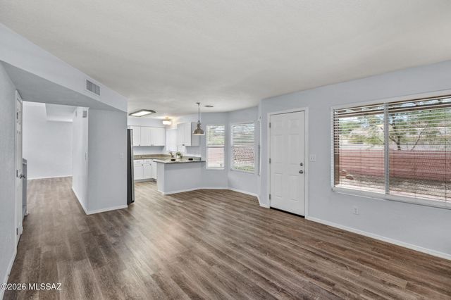9850 N Stageline Trail, Tucson, AZ 85742