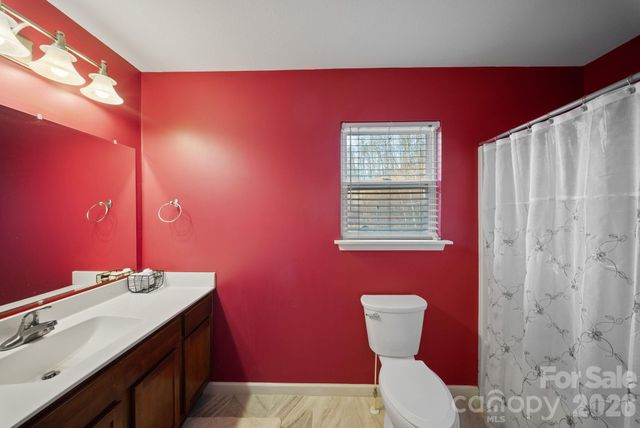 76 Hershel Lane, Swannanoa, NC 28778