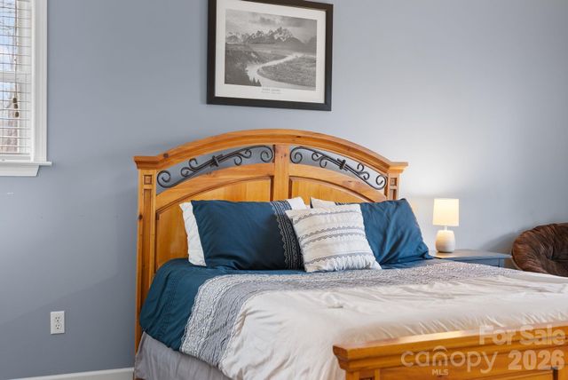 76 Hershel Lane, Swannanoa, NC 28778