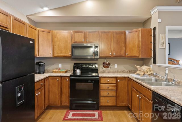 76 Hershel Lane, Swannanoa, NC 28778