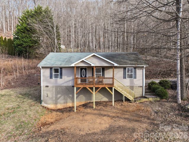 76 Hershel Lane, Swannanoa, NC 28778