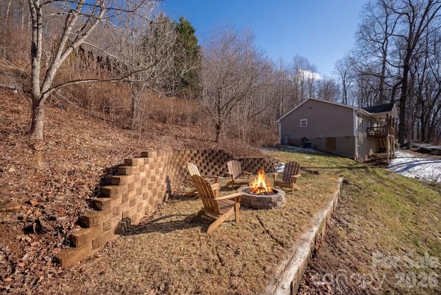 76 Hershel Lane, Swannanoa, NC 28778