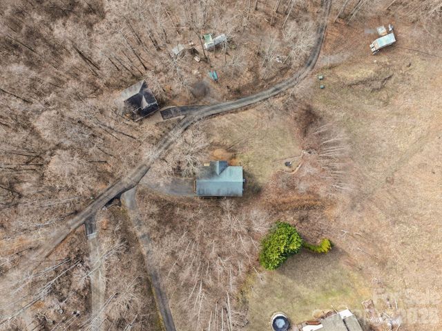 76 Hershel Lane, Swannanoa, NC 28778