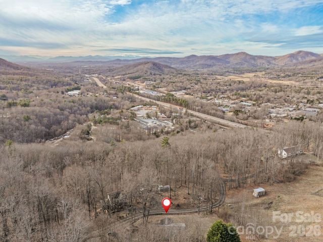 76 Hershel Lane, Swannanoa, NC 28778
