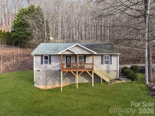 76 Hershel Lane, Swannanoa, NC 28778