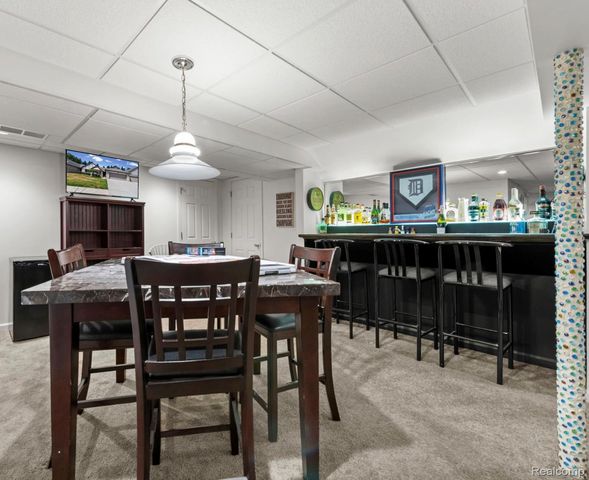 15437 Pebble Pointe Drive, Clinton Charter Township, MI 48038