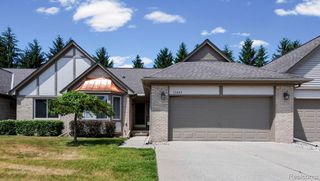 15437 Pebble Pointe Drive, Clinton Charter Township, MI 48038