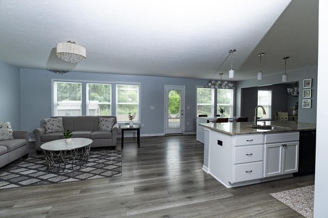 155 Heron Avenue, Pataskala, OH 43062
