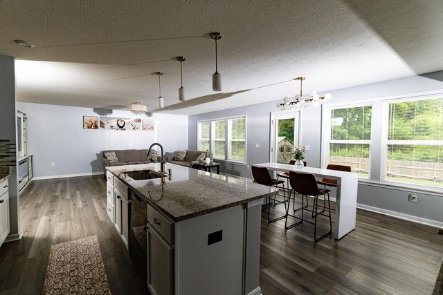 155 Heron Avenue, Pataskala, OH 43062