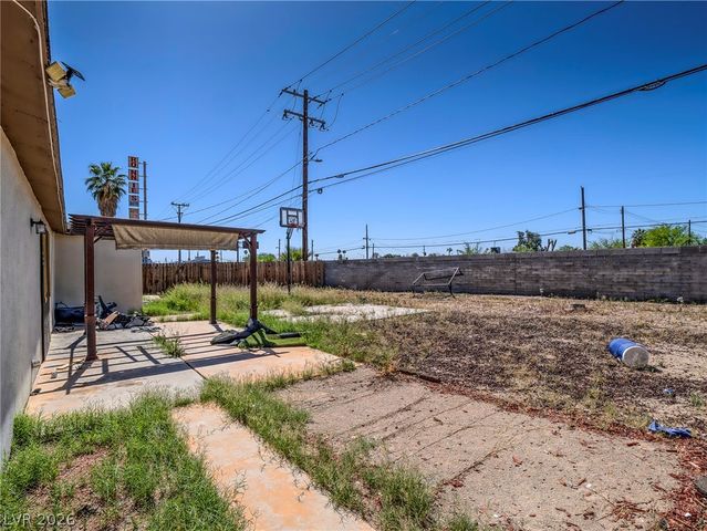 1103 Arrowhead Avenue, Las Vegas, NV 89106