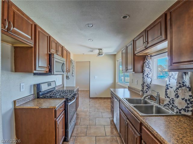 1103 Arrowhead Avenue, Las Vegas, NV 89106