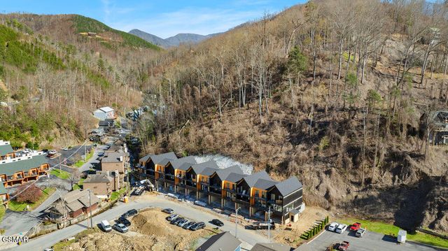 215 Circle Drive, Gatlinburg, TN 37738