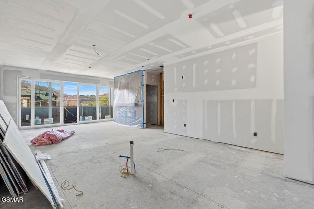 215 Circle Drive, Gatlinburg, TN 37738