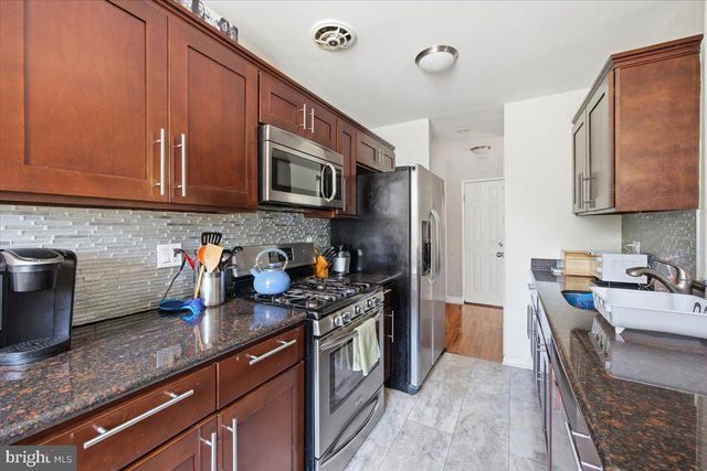 10882 KNIGHTS RD, Philadelphia, PA 19154