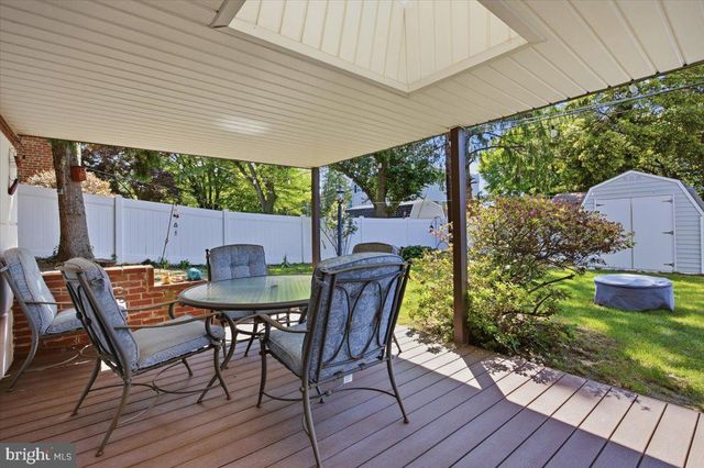 10882 KNIGHTS RD, Philadelphia, PA 19154