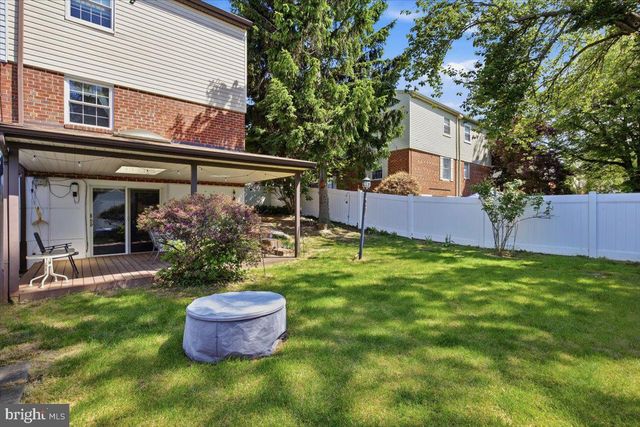 10882 KNIGHTS RD, Philadelphia, PA 19154
