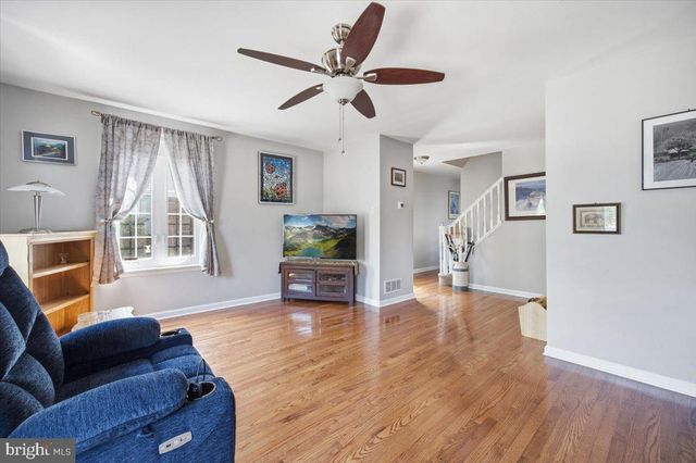 10882 KNIGHTS RD, Philadelphia, PA 19154