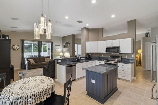 409 Gardendale Circle SE, Palm Bay, FL 32909