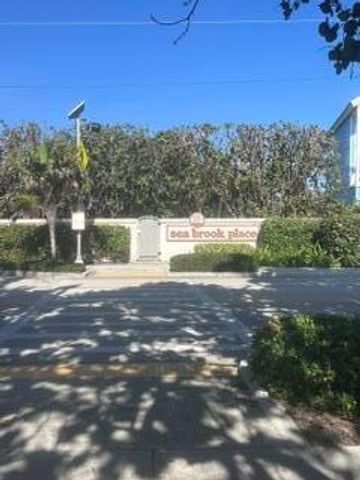 170 Seabreeze Circle, Jupiter, FL 33477