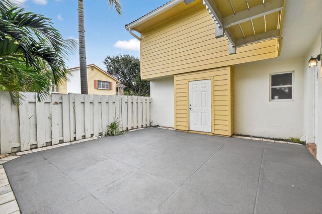 170 Seabreeze Circle, Jupiter, FL 33477