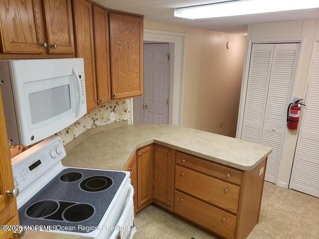 61 Kingfisher Way, Whiting, NJ 08759