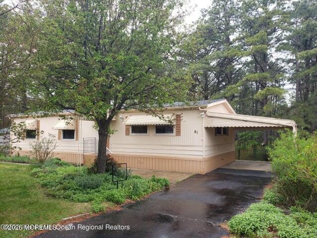 61 Kingfisher Way, Whiting, NJ 08759