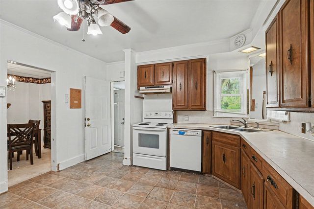 148 E Emerson Street, Kalamazoo, MI 49001