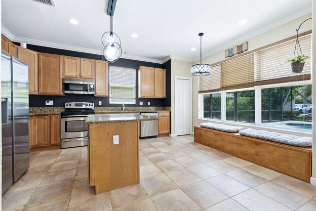 8113 Bautista Way, Palm Beach Gardens, FL 33418