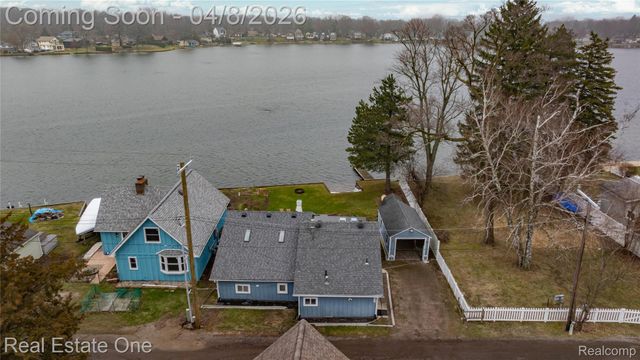 4262 Flynn, Highland Charter Township, MI 48356